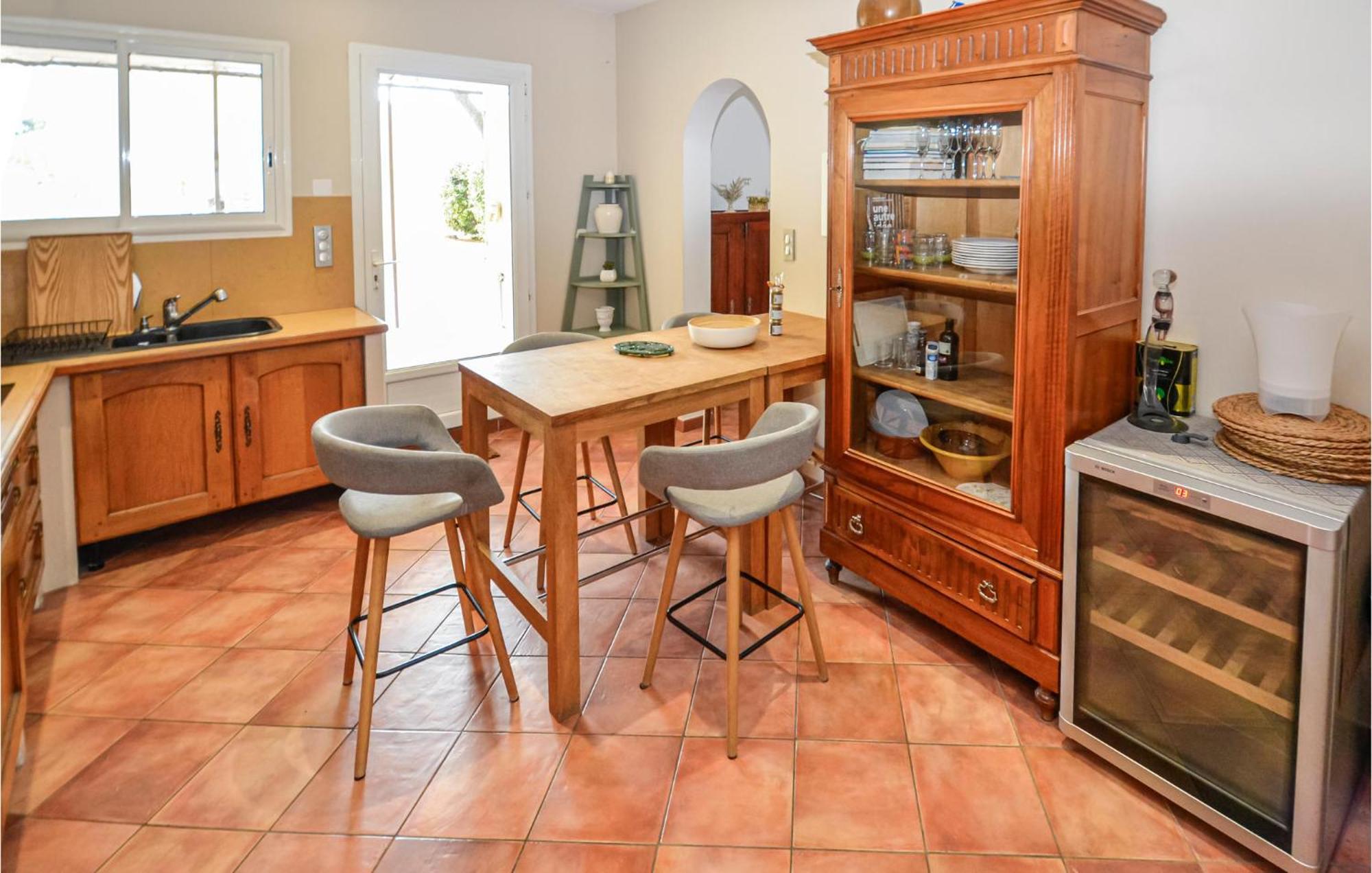 3 Bedroom Awesome Home In Chateuneuf De Gadagne Châteauneuf-de-Gadagne 外观 照片