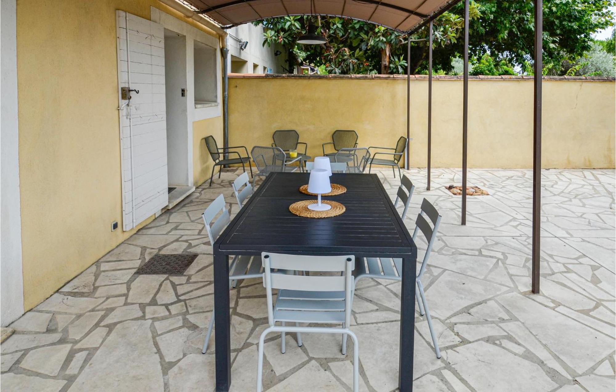 3 Bedroom Awesome Home In Chateuneuf De Gadagne Châteauneuf-de-Gadagne 外观 照片